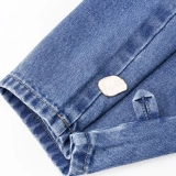 High-rise barrel-leg jeans with adjustable button cuffs – two silhouettes in one, with heritage button-fly. (7) High-rise barrel-leg jeans with adjustable button cuffs – two silhouettes in one, with heritage button-fly. (7)