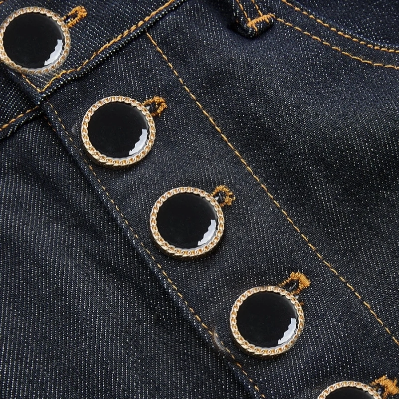 High-rise barrel-leg jeans with adjustable button cuffs – two silhouettes in one, with heritage button-fly. (8) High-rise barrel-leg jeans with adjustable button cuffs – two silhouettes in one, with heritage button-fly. (8)