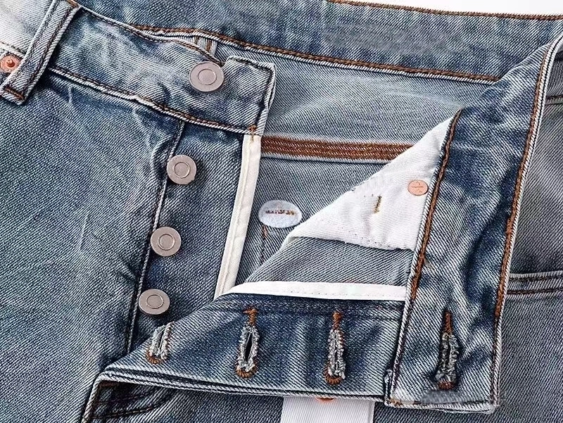 Men‘s 100% Cotton 14oz Heavy Distressed Jeans – Light Blue Industrial Salt-Wash Finish (3) Men‘s 100% Cotton 14oz Heavy Distressed Jeans – Light Blue Industrial Salt-Wash Finish (3)